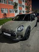 Канонический фронтальный снимок Хаки Мини.